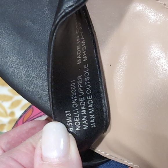 BCBGeneration Black Heels with Elegant Strappy Design - Picture 8 of 9